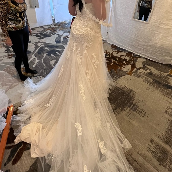 Wedding Dress - BRAND NEW - Picture 8 of 10